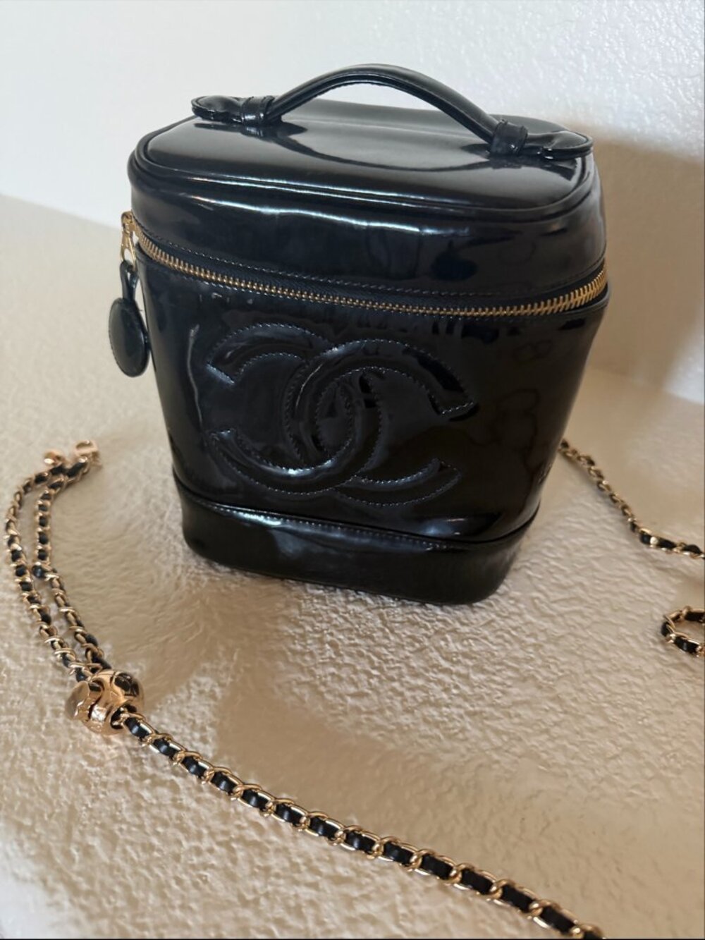 Chanel Patent Leather Makeup Vanity with chain - Picture 1 of 4